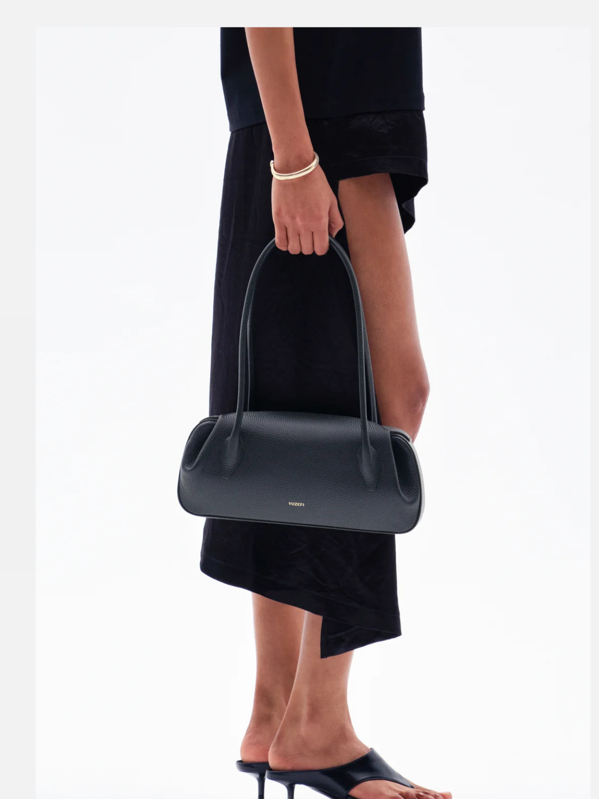 YUZEFI OYSTER SHOULDER BAG - BLACK PEBBLE GRAINED LEATHER