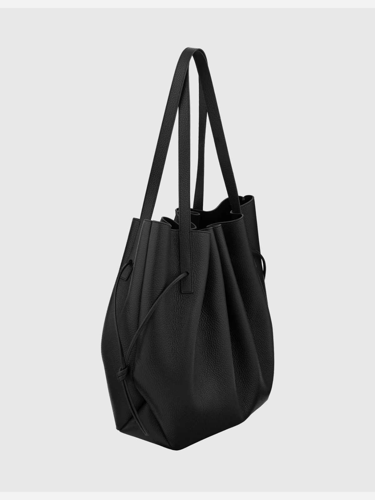 YUZEFI SCALLOP TOTE - BLACK PEBBLE GRAINED LEATHER