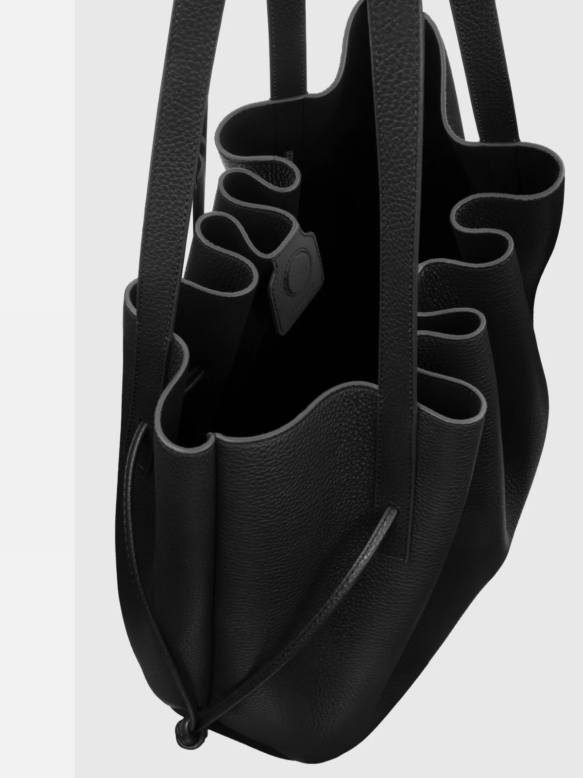 YUZEFI SCALLOP TOTE - BLACK PEBBLE GRAINED LEATHER