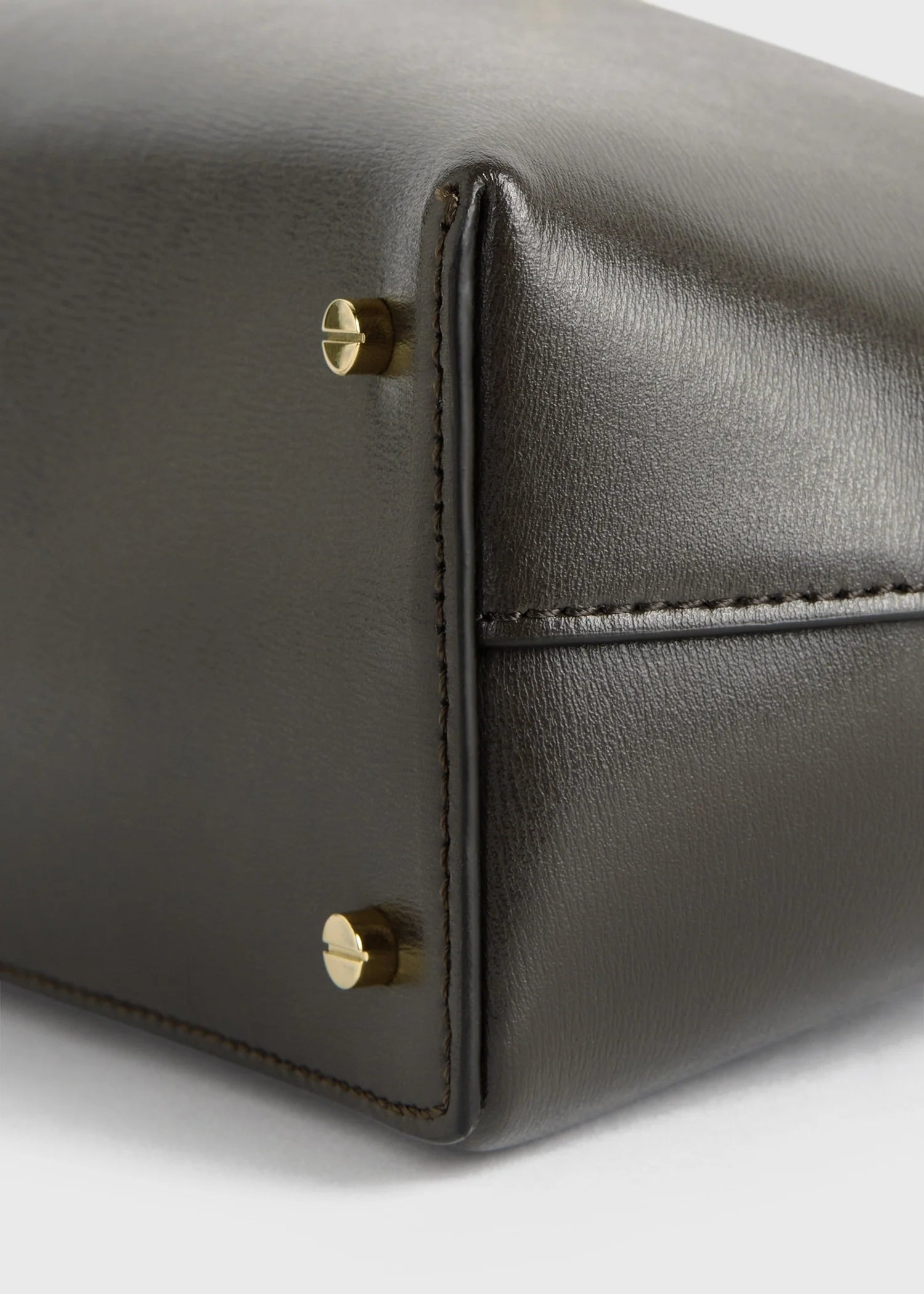TOTEME Clutch T-Lock Noir Martelé