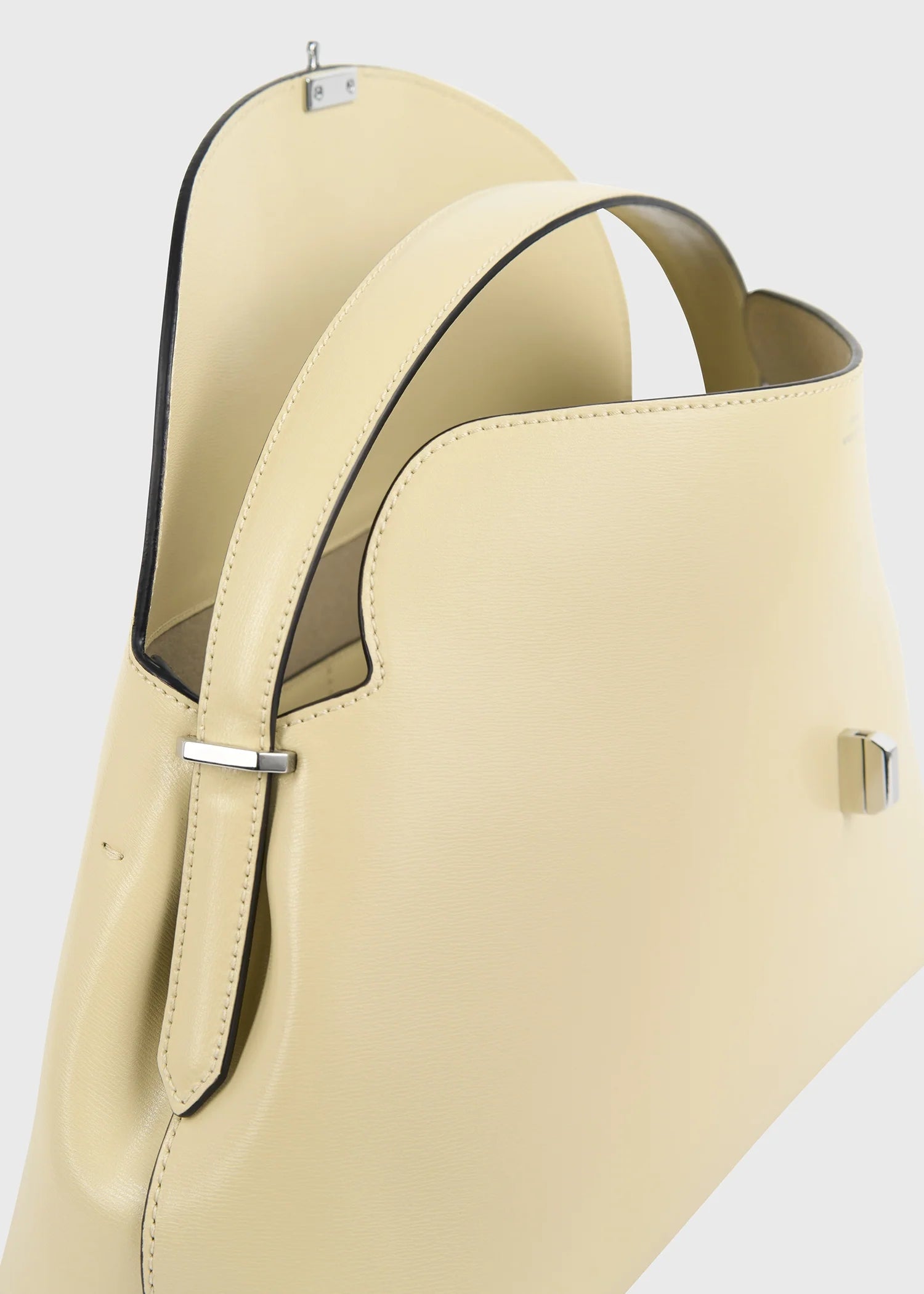 Toteme T-Lock in Canvas