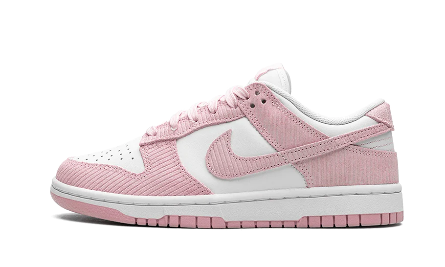 Nike Dunk Low en velours côtelé rose