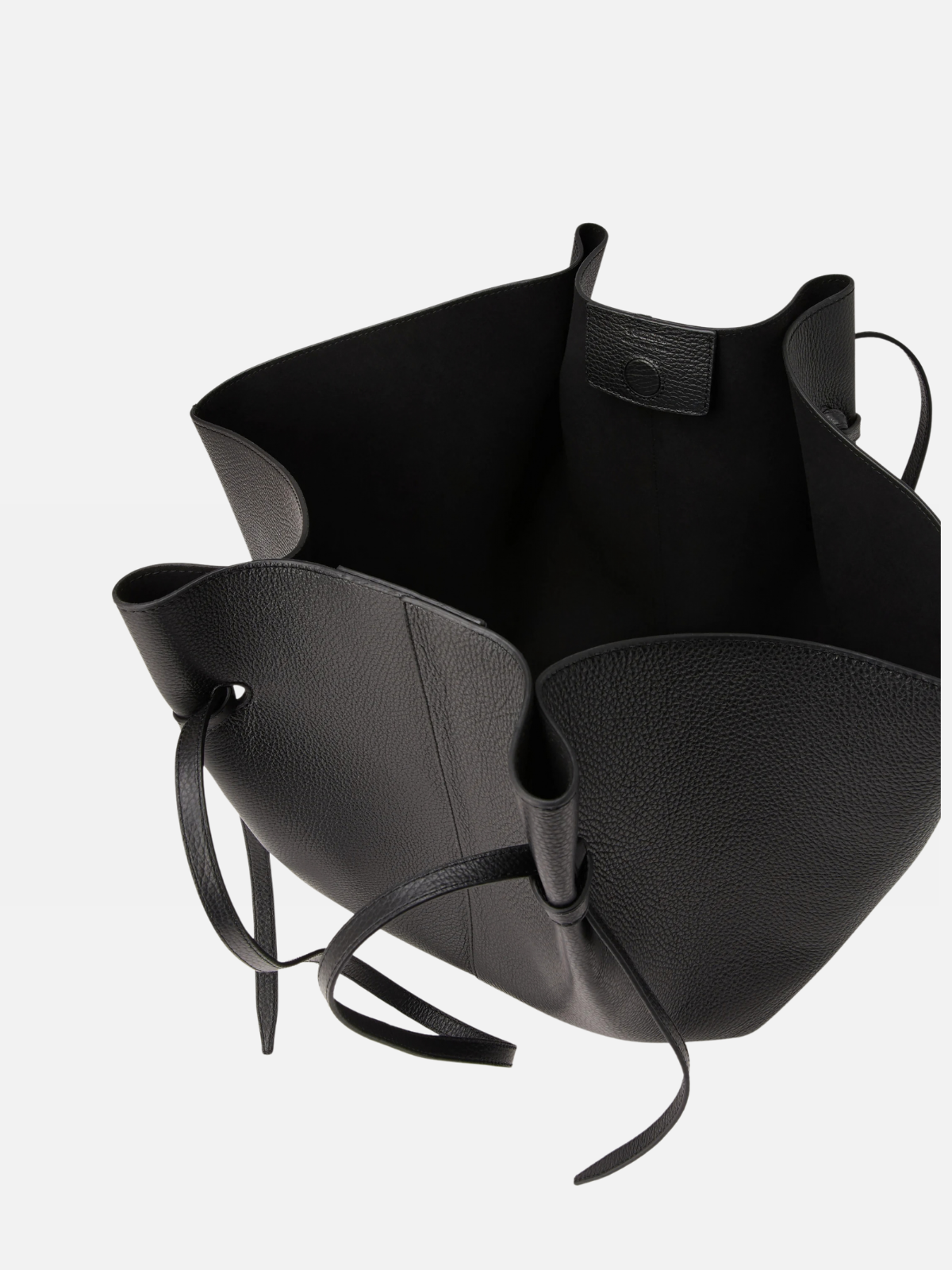 YUZEFI LARGE MOCHI - BLACK LEATHER