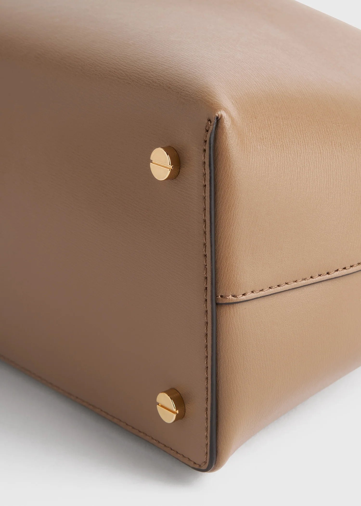 TOTEME Clutch T-Lock Noir Martelé