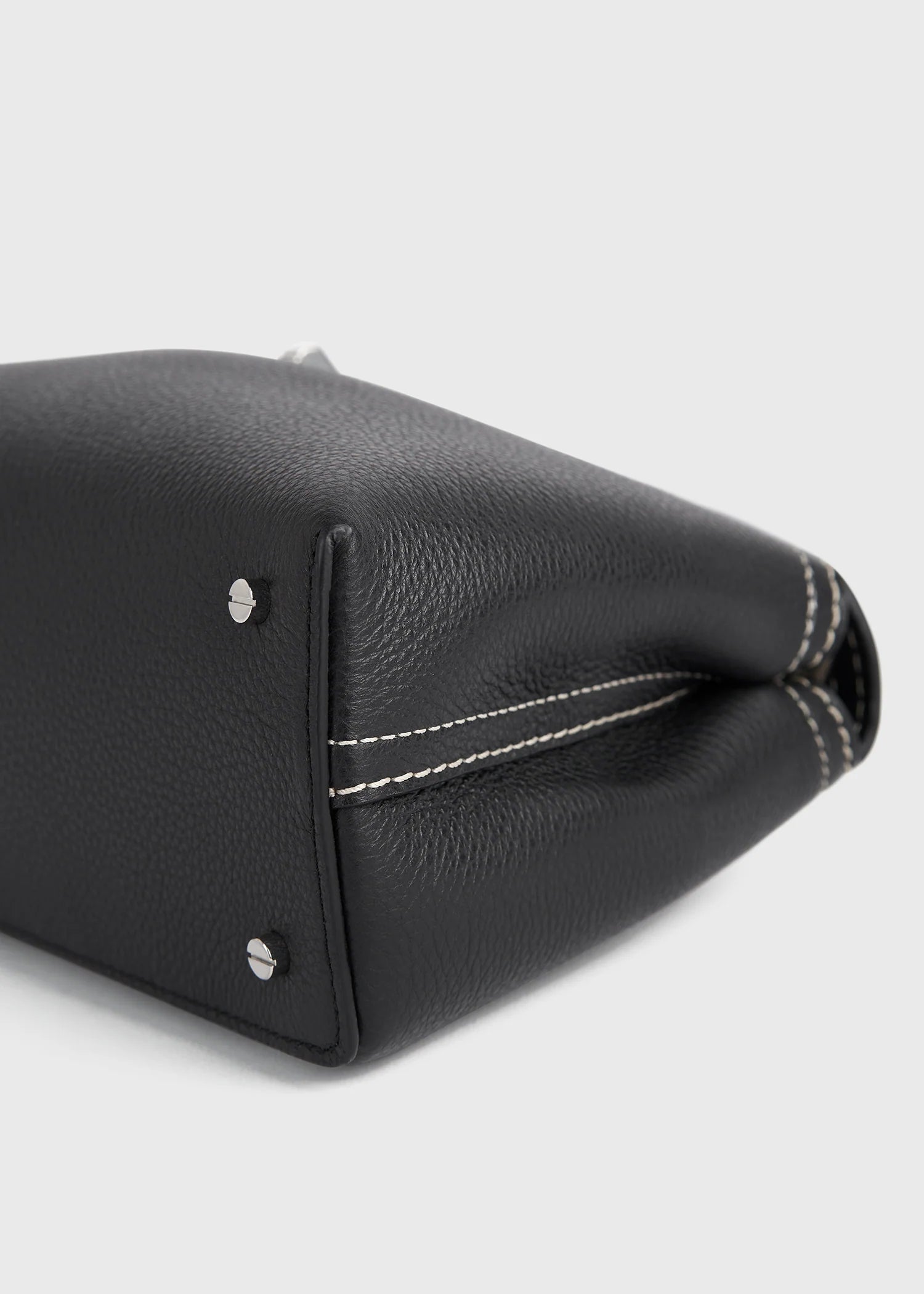 TOTEME Clutch T-Lock Noir Martelé